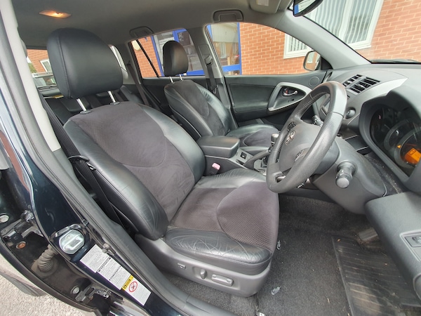 Used Toyota RAV4 2012 for sale - 76316599: Photo 22