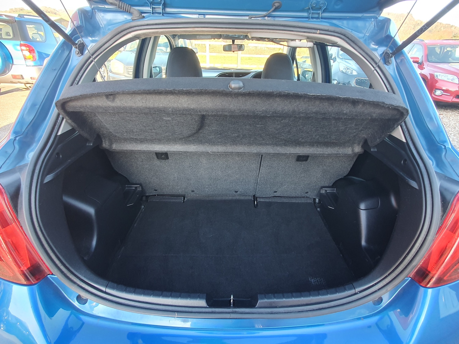 Used Toyota Yaris 2015 for sale - 76635049: Photo 13