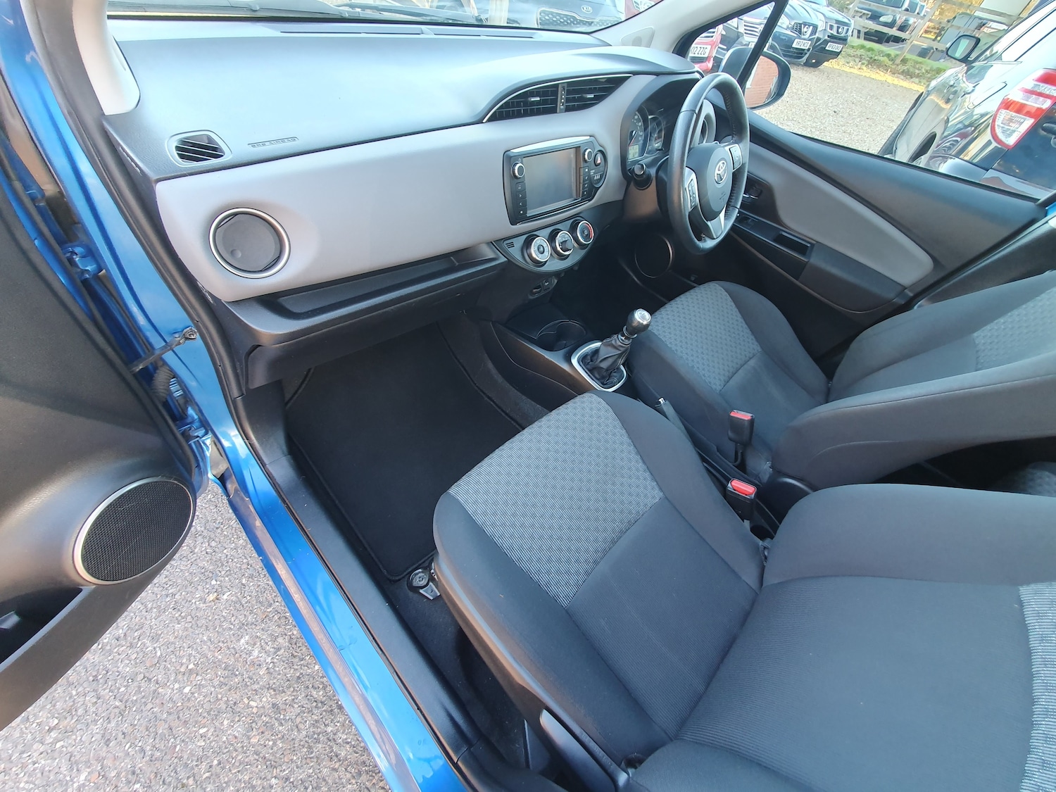 Used Toyota Yaris 2015 for sale - 76635049: Photo 14