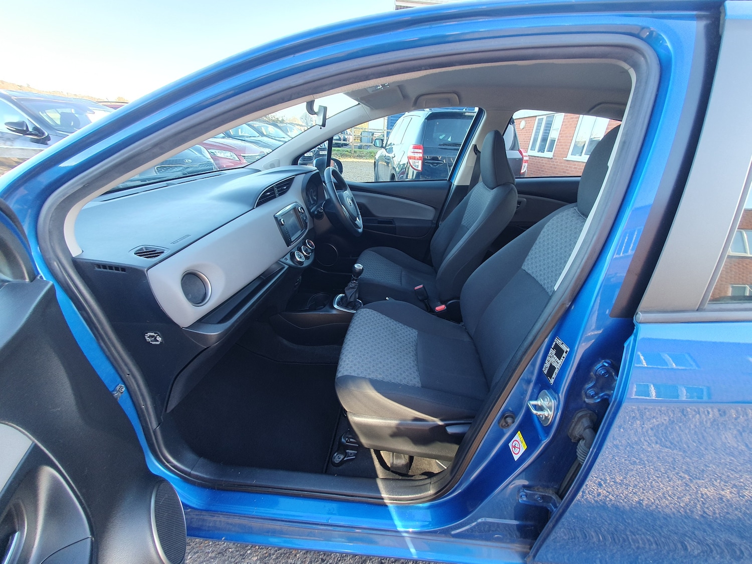 Used Toyota Yaris 2015 for sale - 76635049: Photo 16