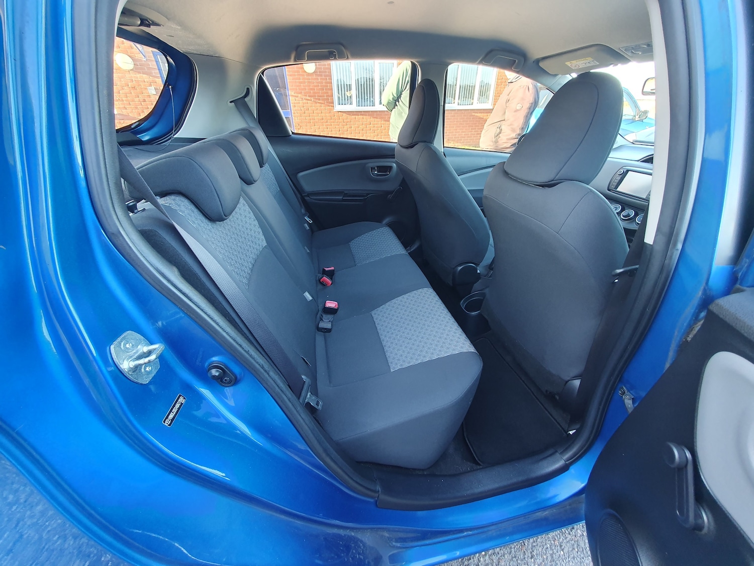 Used Toyota Yaris 2015 for sale - 76635049: Photo 18