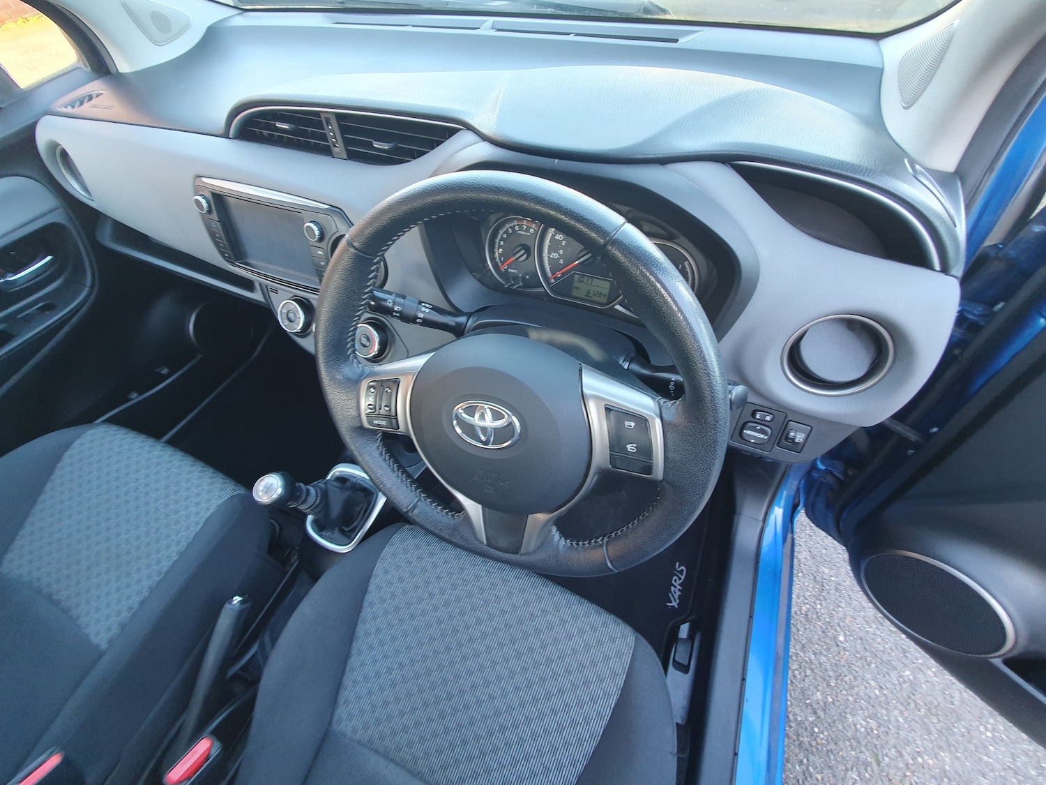 Used Toyota Yaris 2015 for sale - 76635049: Photo 19