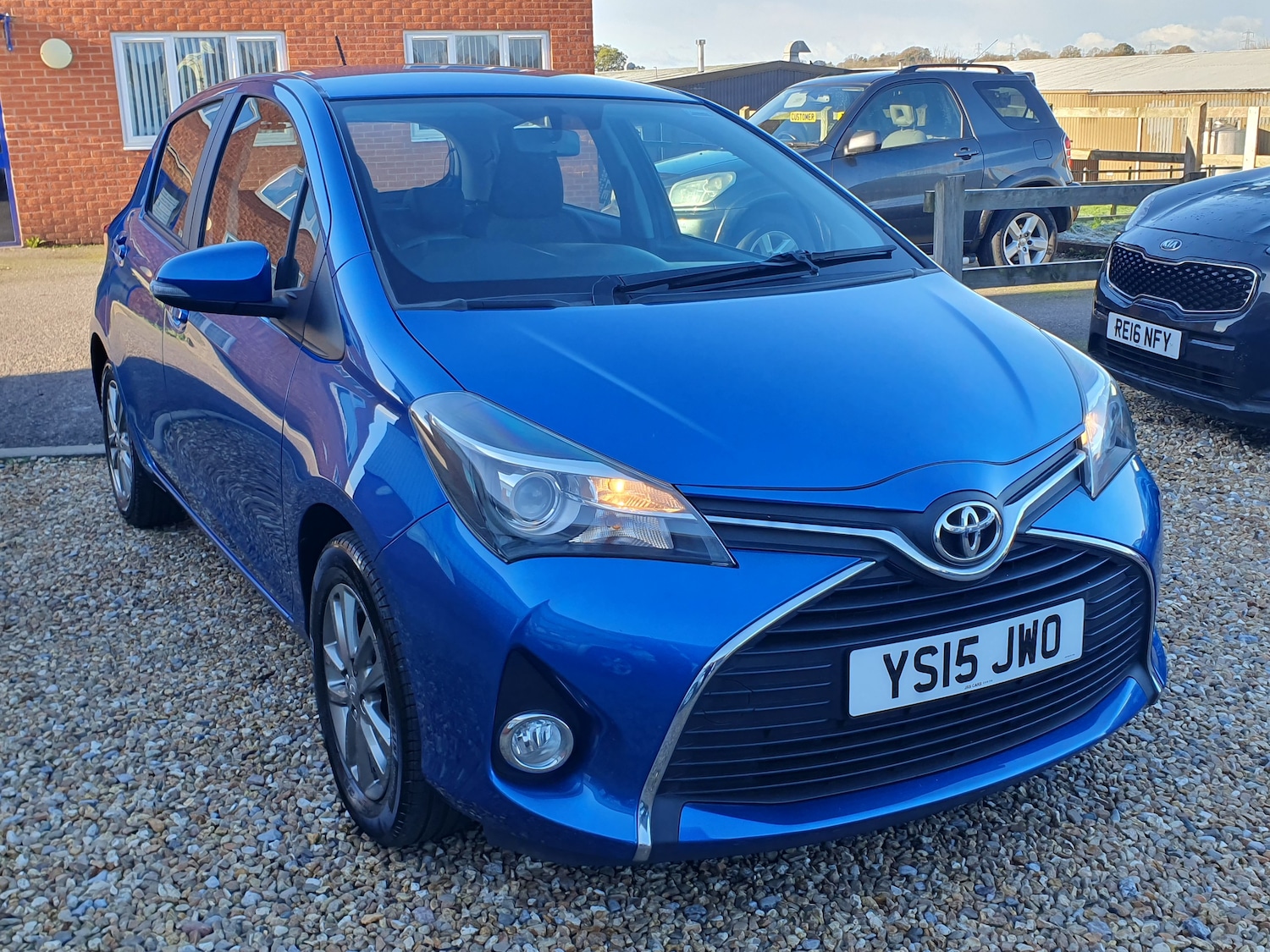 Used Toyota Yaris 2015 for sale - 76635049: Photo 2