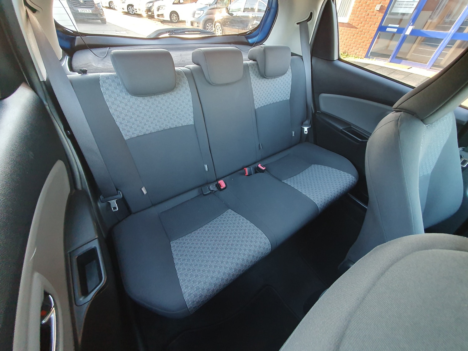 Used Toyota Yaris 2015 for sale - 76635049: Photo 20