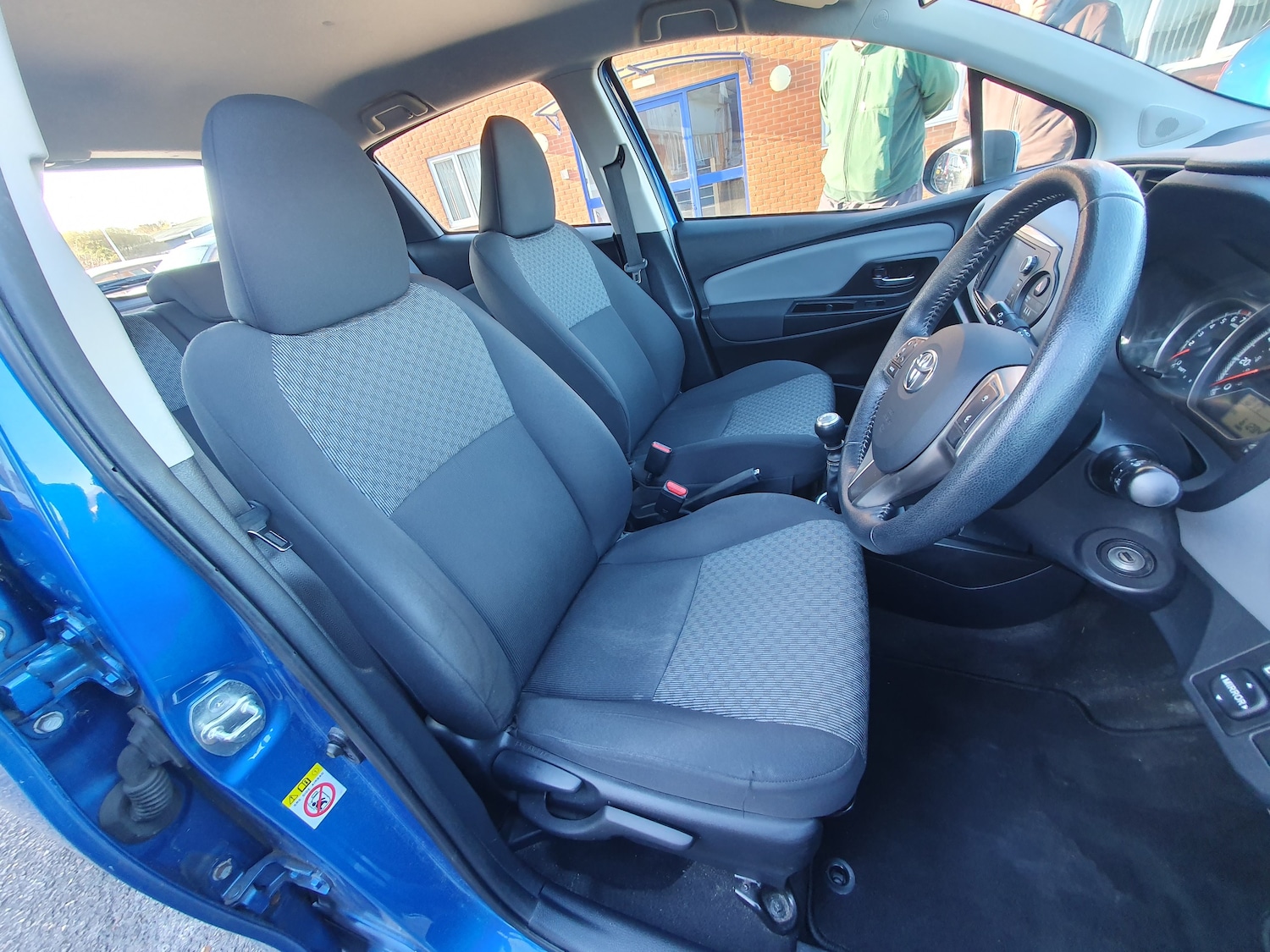 Used Toyota Yaris 2015 for sale - 76635049: Photo 21