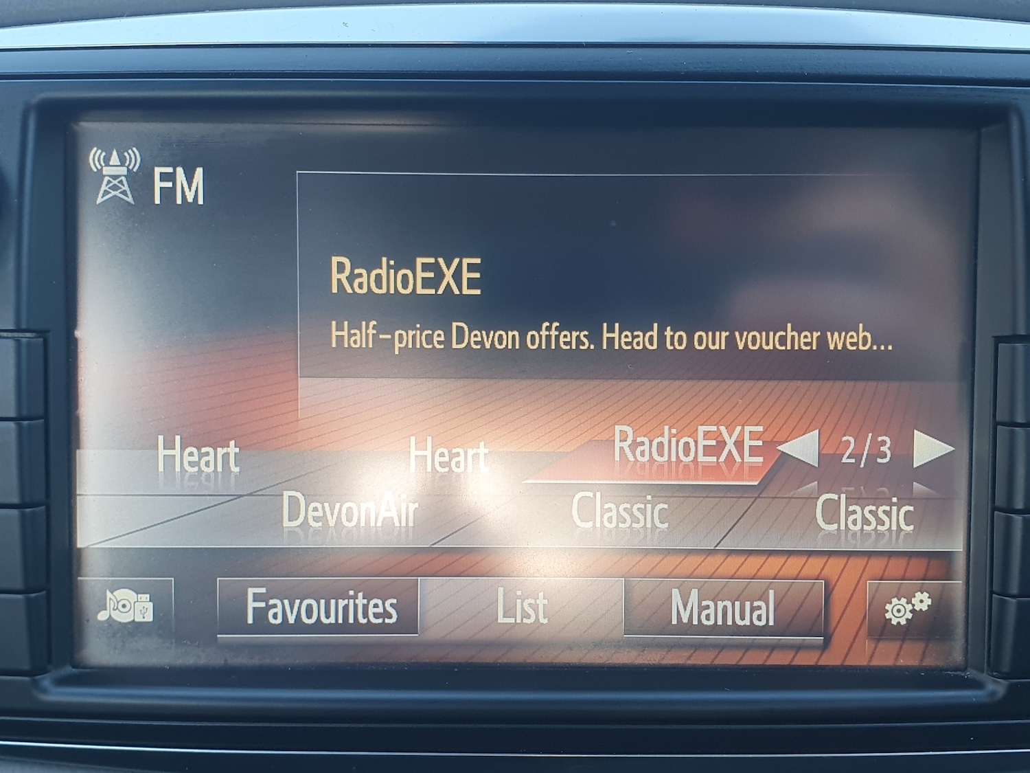 Used Toyota Yaris 2015 for sale - 76635049: Photo 27