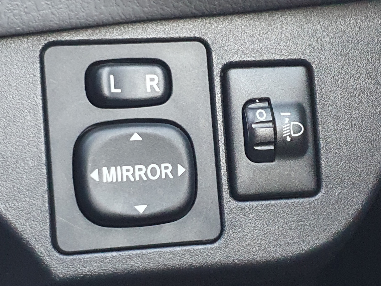 Used Toyota Yaris 2015 for sale - 76635049: Photo 32