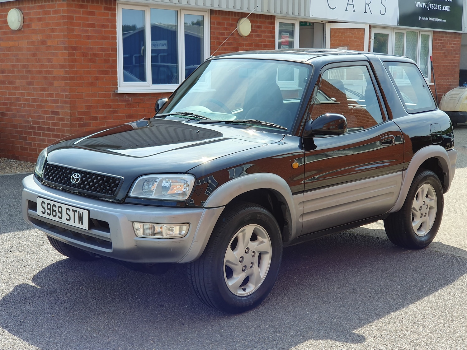 Used Toyota RAV4 1998 for sale - 76149201: Photo 14