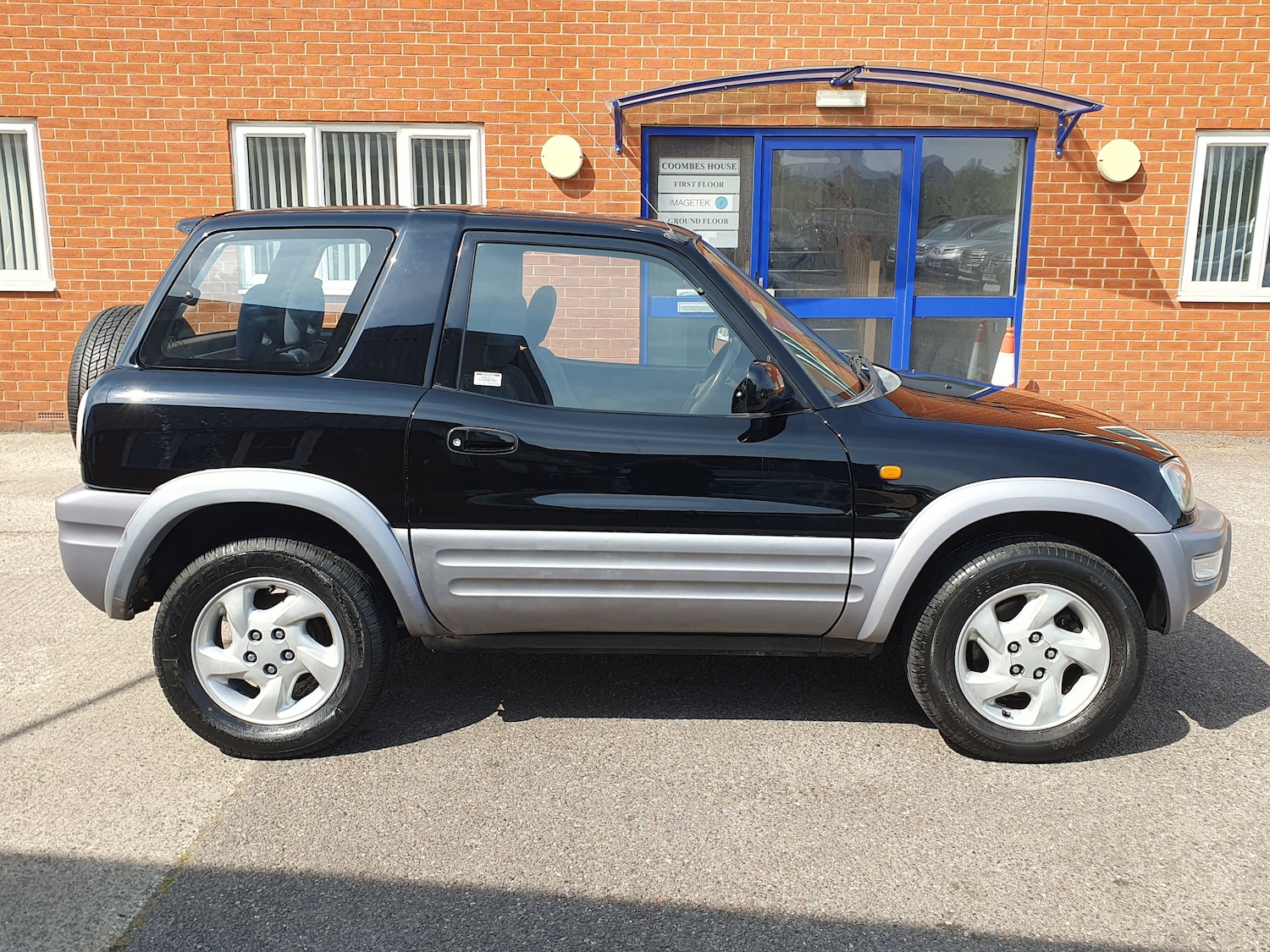 Used Toyota RAV4 1998 for sale - 76149201: Photo 16