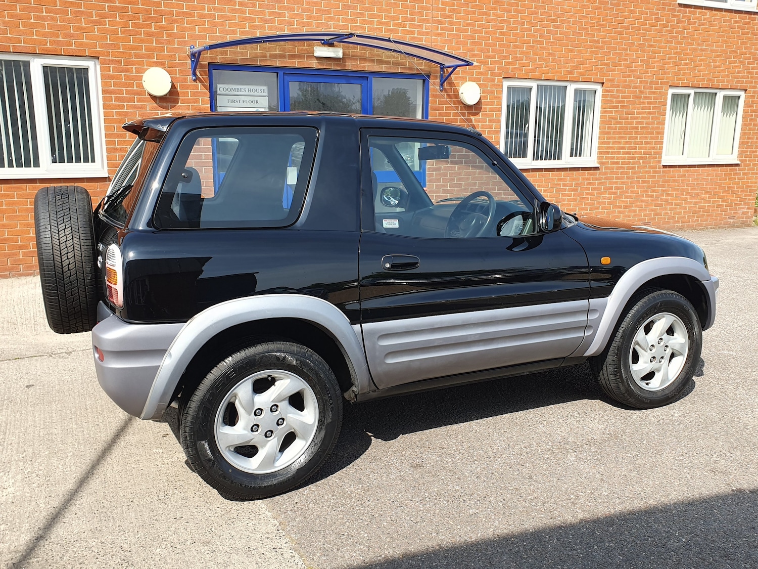 Used Toyota RAV4 1998 for sale - 76149201: Photo 17
