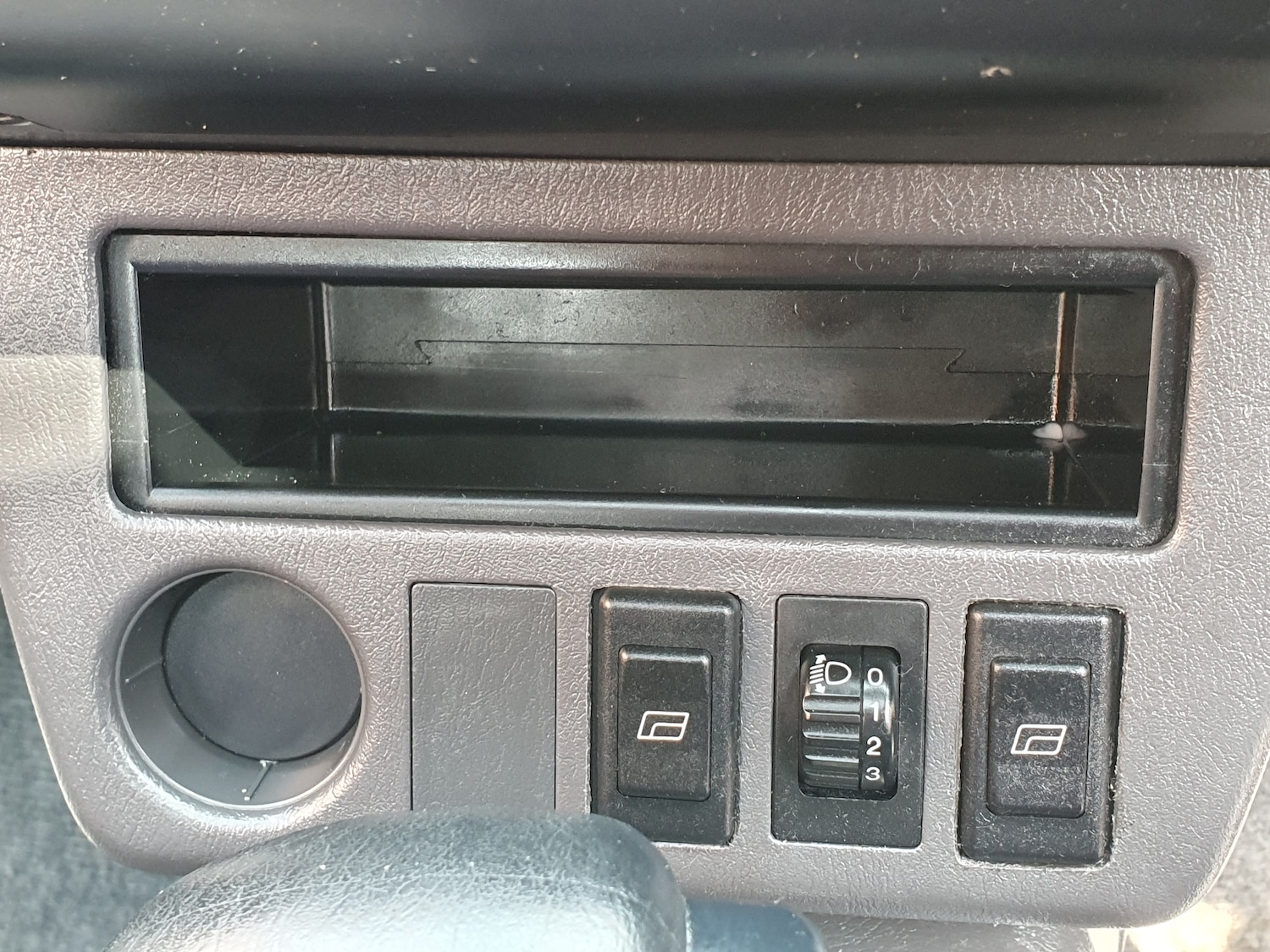 Used Toyota RAV4 1998 for sale - 76149201: Photo 24
