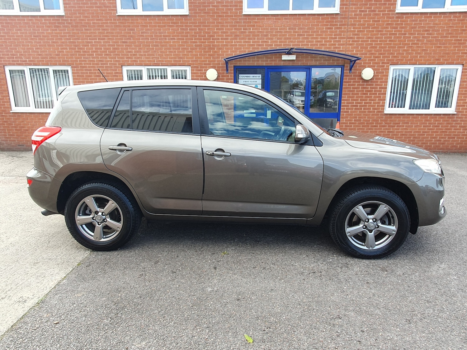 Used Toyota RAV4 2012 for sale - 76133998: Photo 3