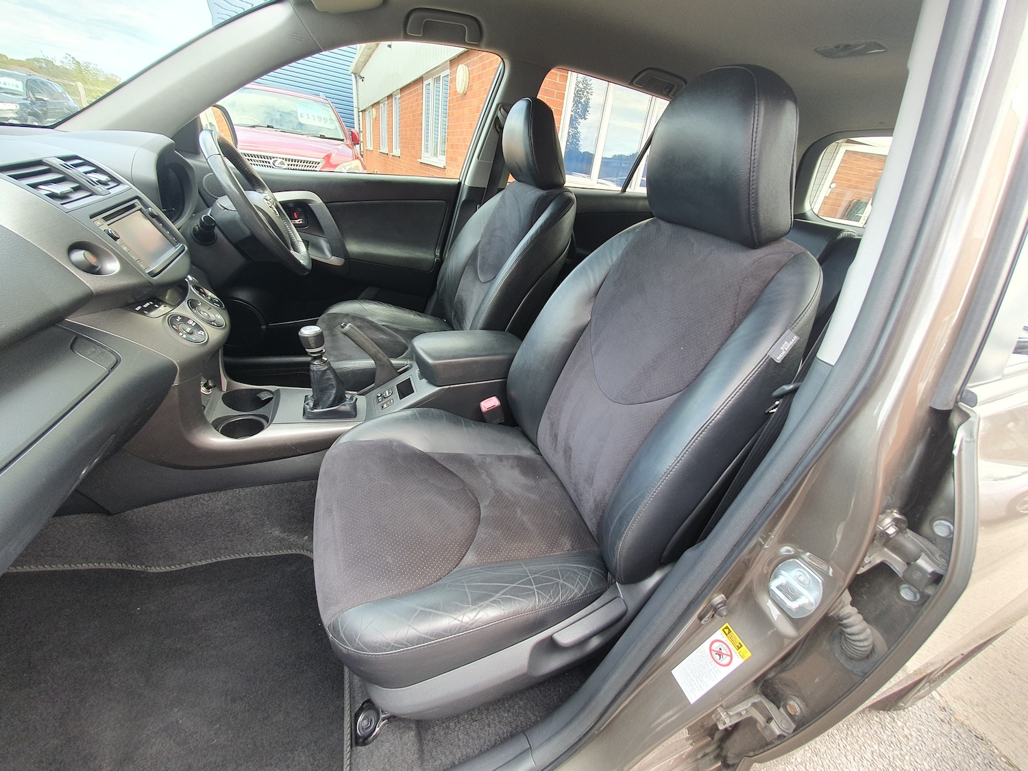 Used Toyota RAV4 2012 for sale - 76133998: Photo 41