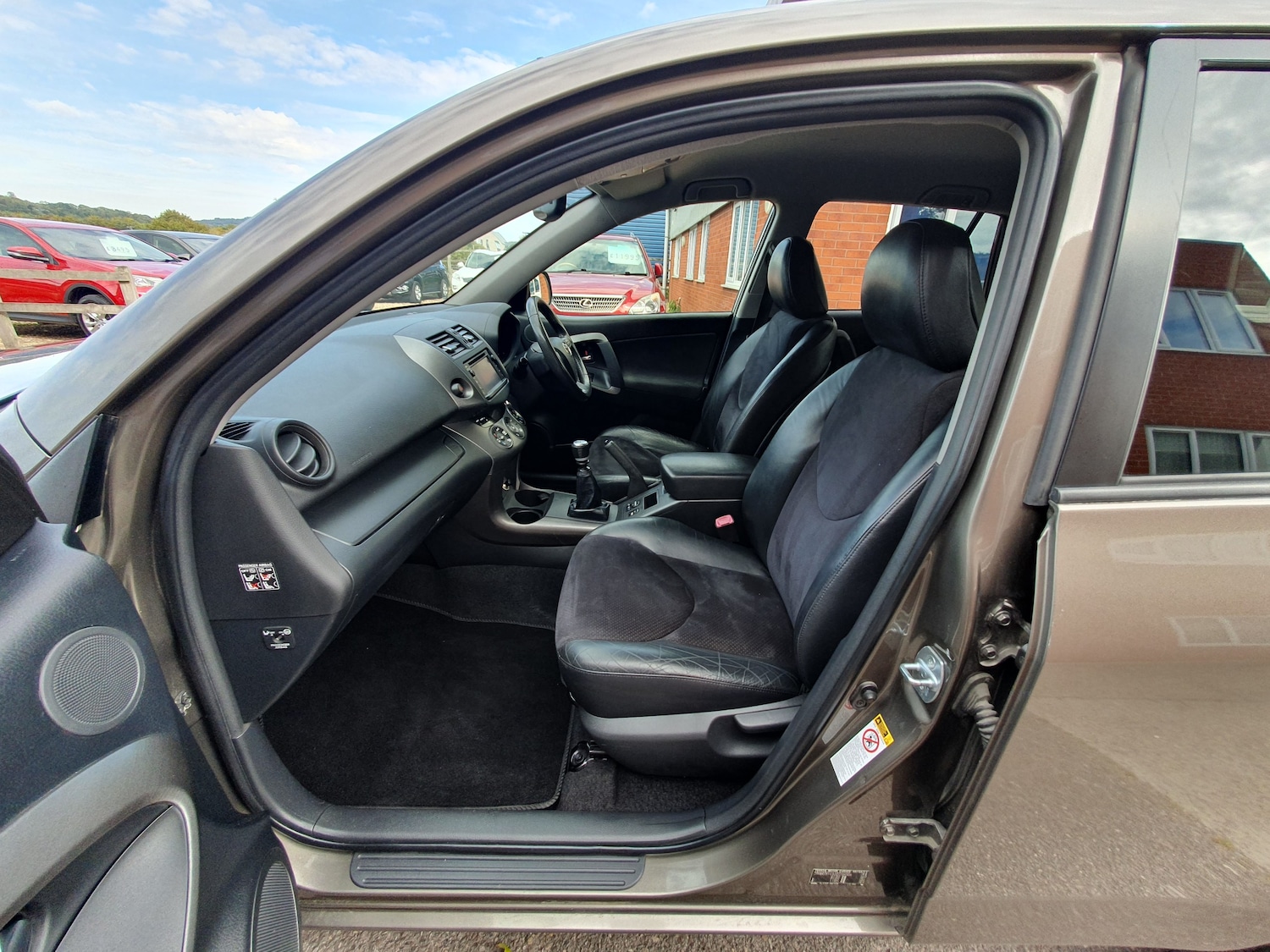 Used Toyota RAV4 2012 for sale - 76133998: Photo 42