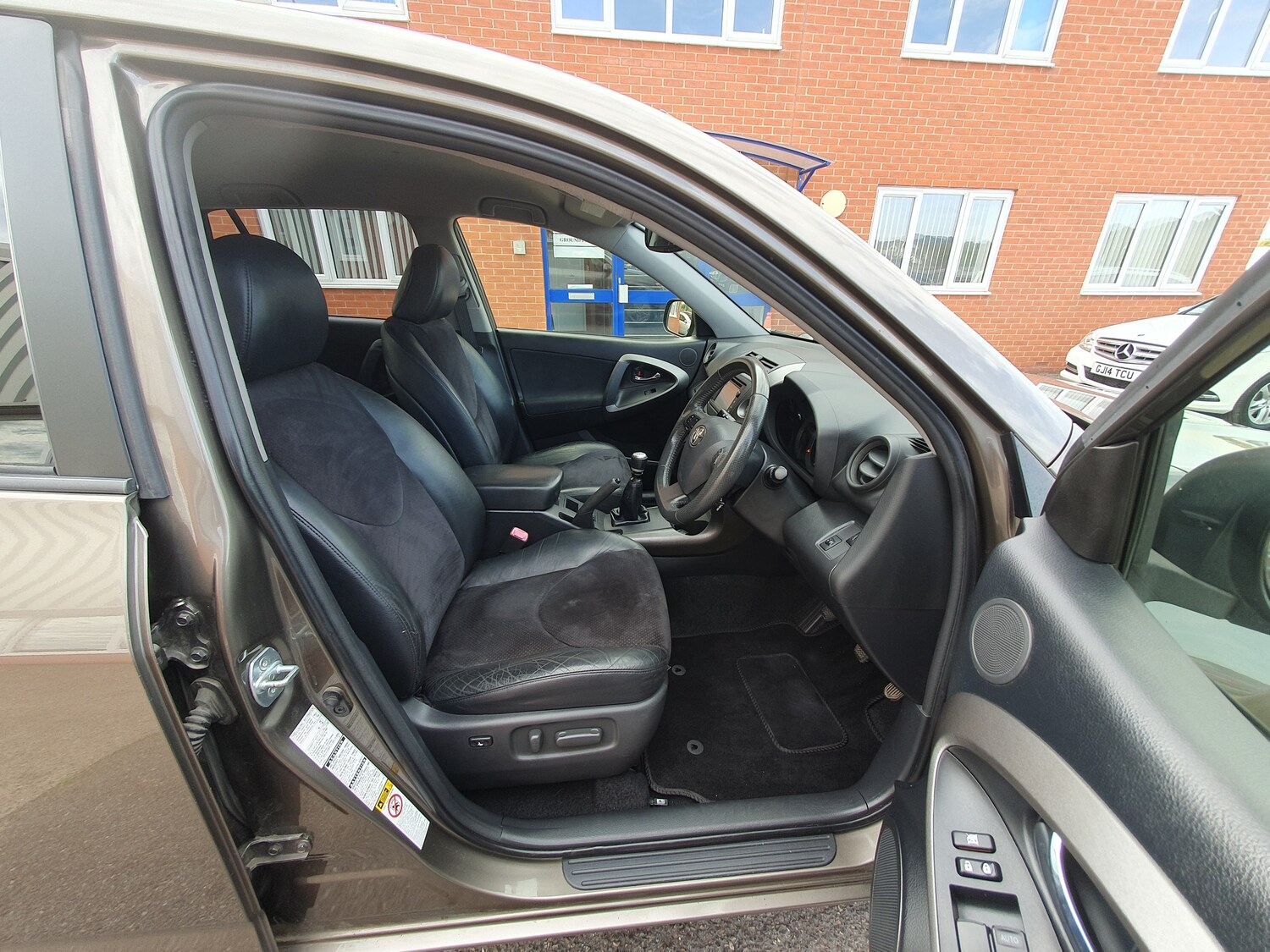 Used Toyota RAV4 2012 for sale - 76133998: Photo 47