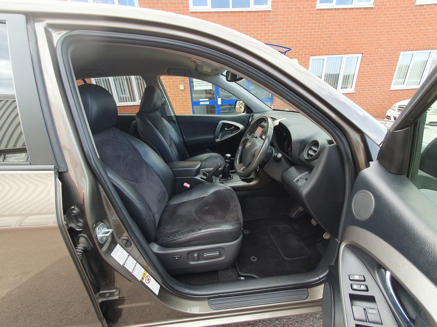 Used Toyota RAV4 2012 for sale - 76133998: Photo 49