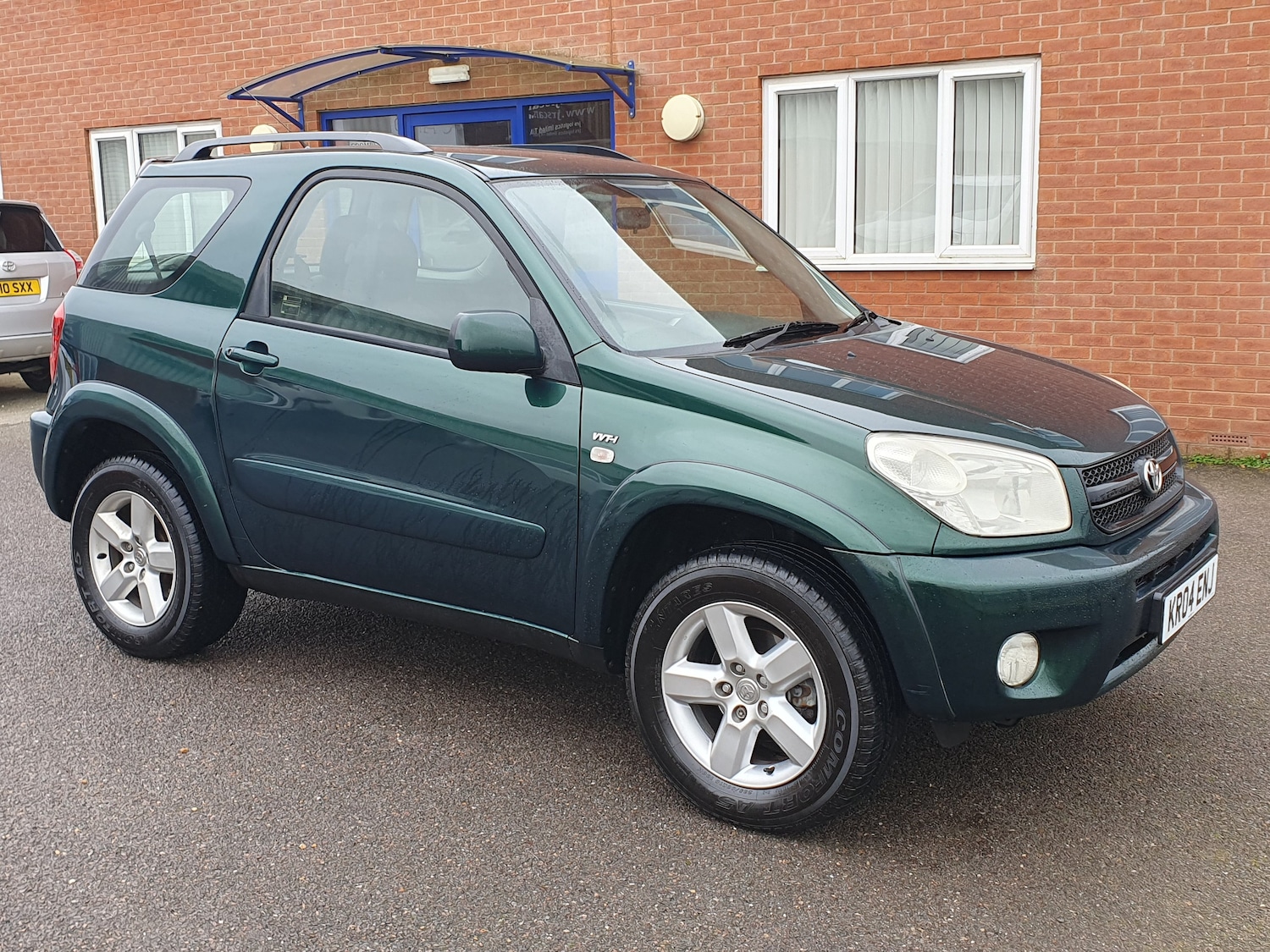 Used Toyota RAV4 2004 for sale - 77845518: Photo 2