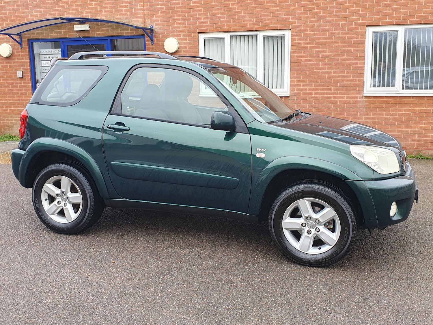 Used Toyota RAV4 2004 for sale - 77845518: Photo 3