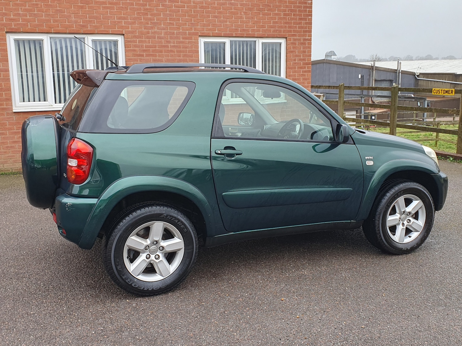 Used Toyota RAV4 2004 for sale - 77845518: Photo 9
