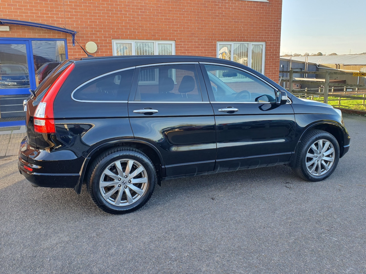 Used Honda CR-V 2010 for sale - 76653796: Photo 9