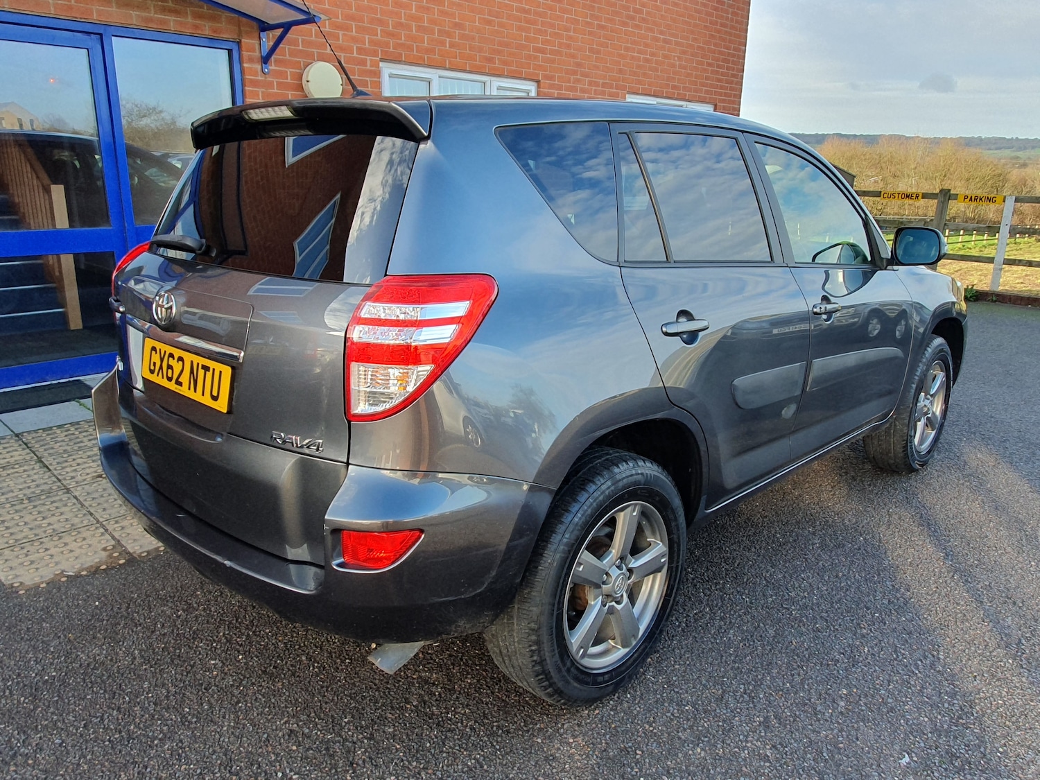 Used Toyota RAV4 2012 for sale - 76957659: Photo 14