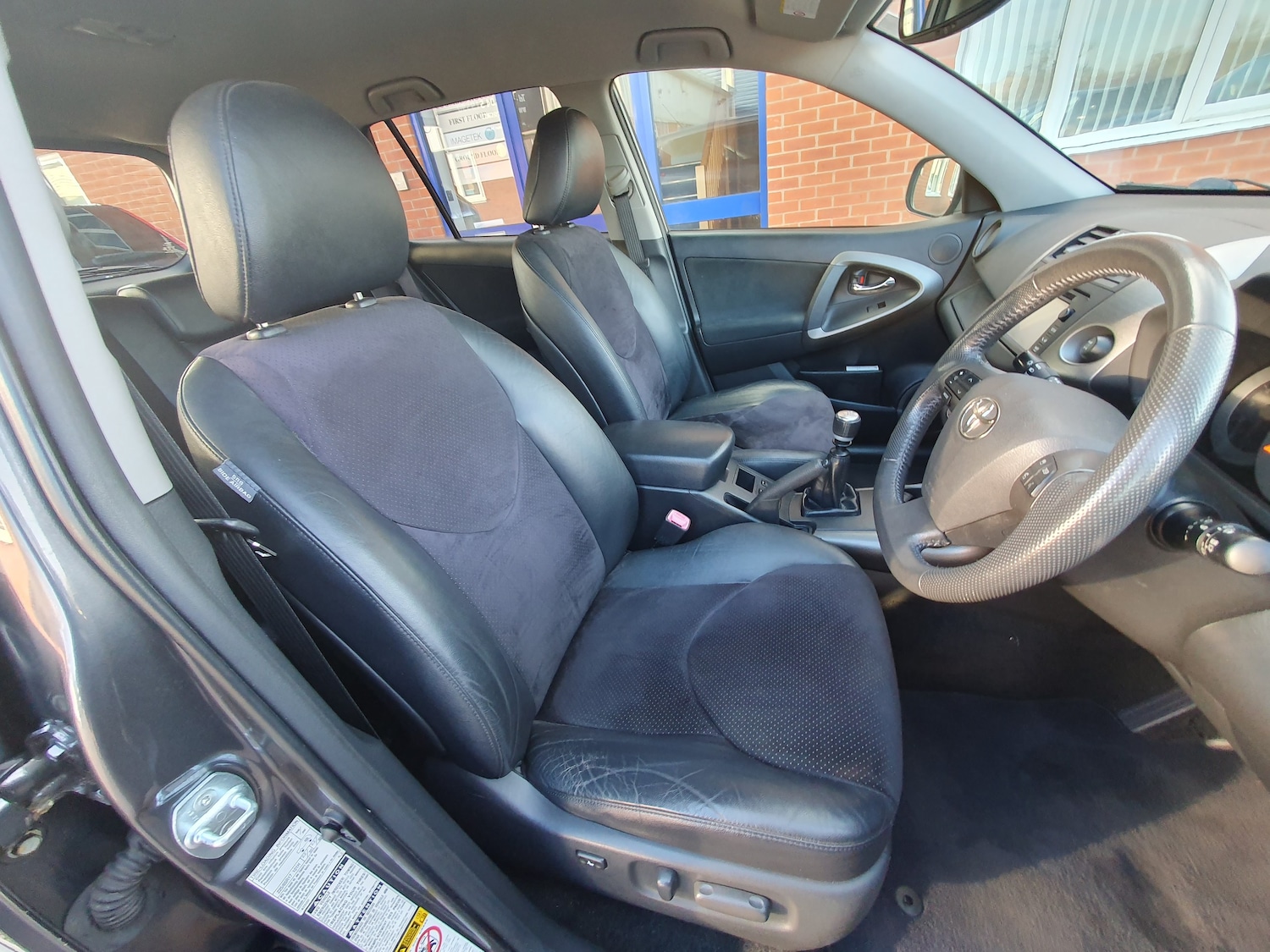 Used Toyota RAV4 2012 for sale - 76957659: Photo 21