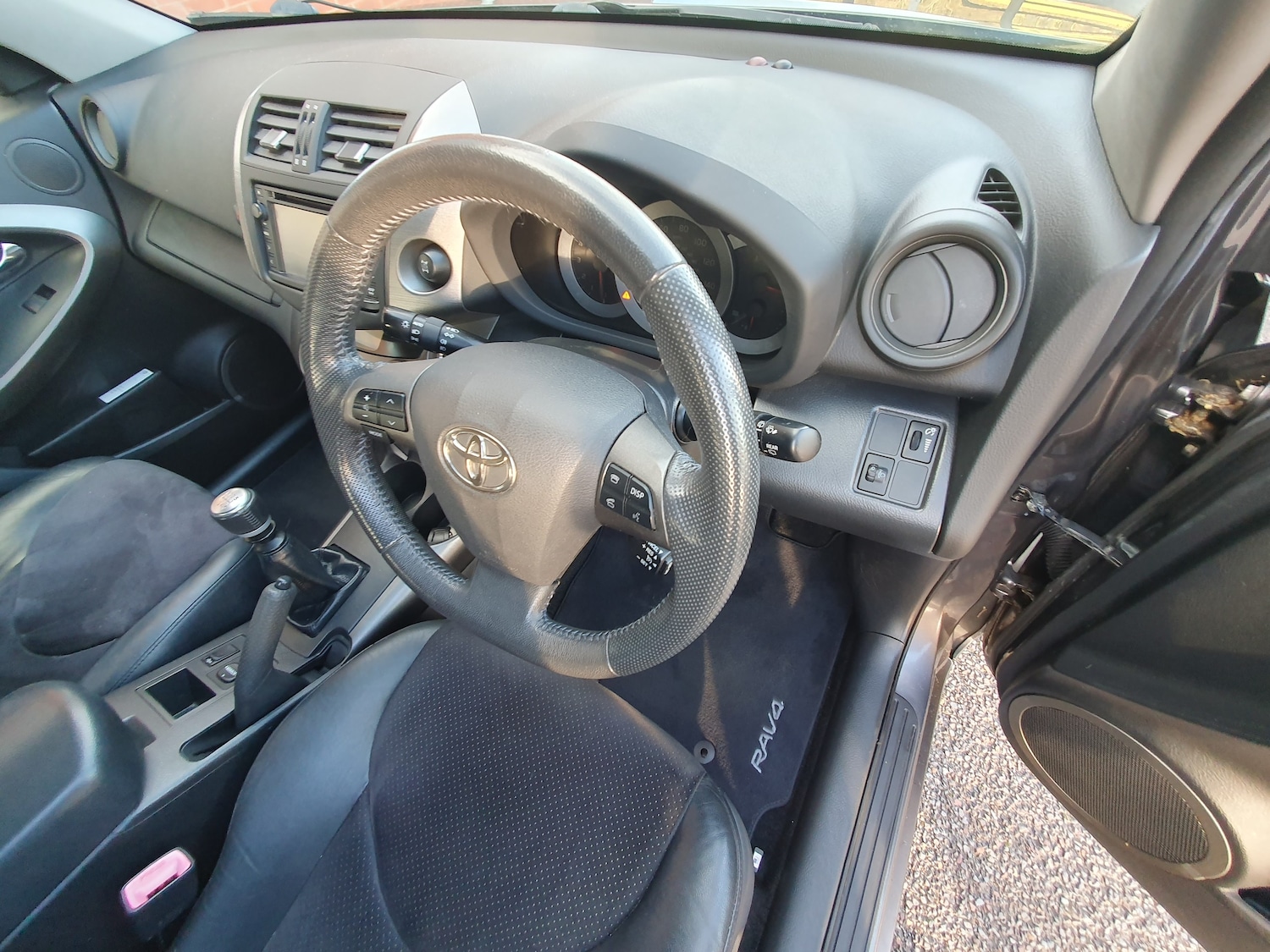 Used Toyota RAV4 2012 for sale - 76957659: Photo 22