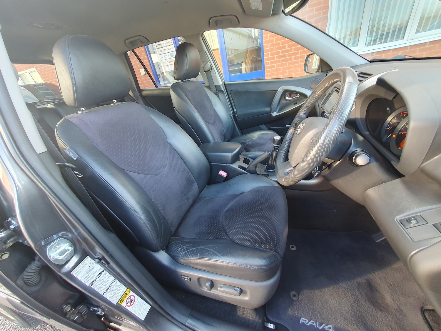 Used Toyota RAV4 2012 for sale - 76957659: Photo 23