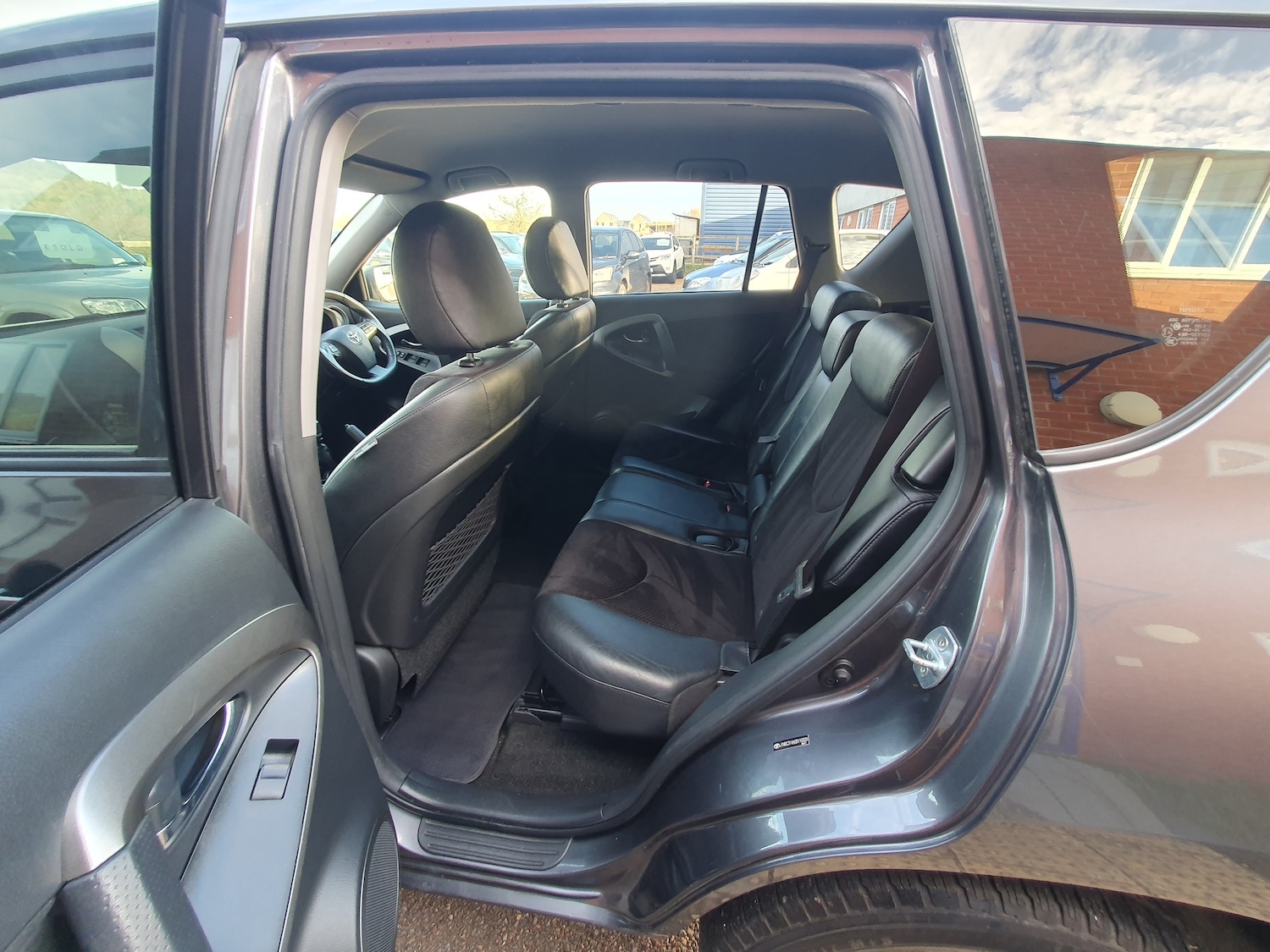 Used Toyota RAV4 2012 for sale - 76957659: Photo 28