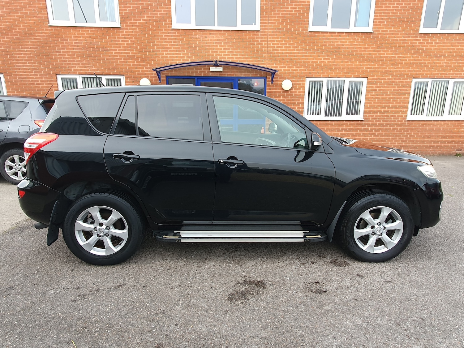 Used Toyota RAV4 2010 for sale - 76143618: Photo 16