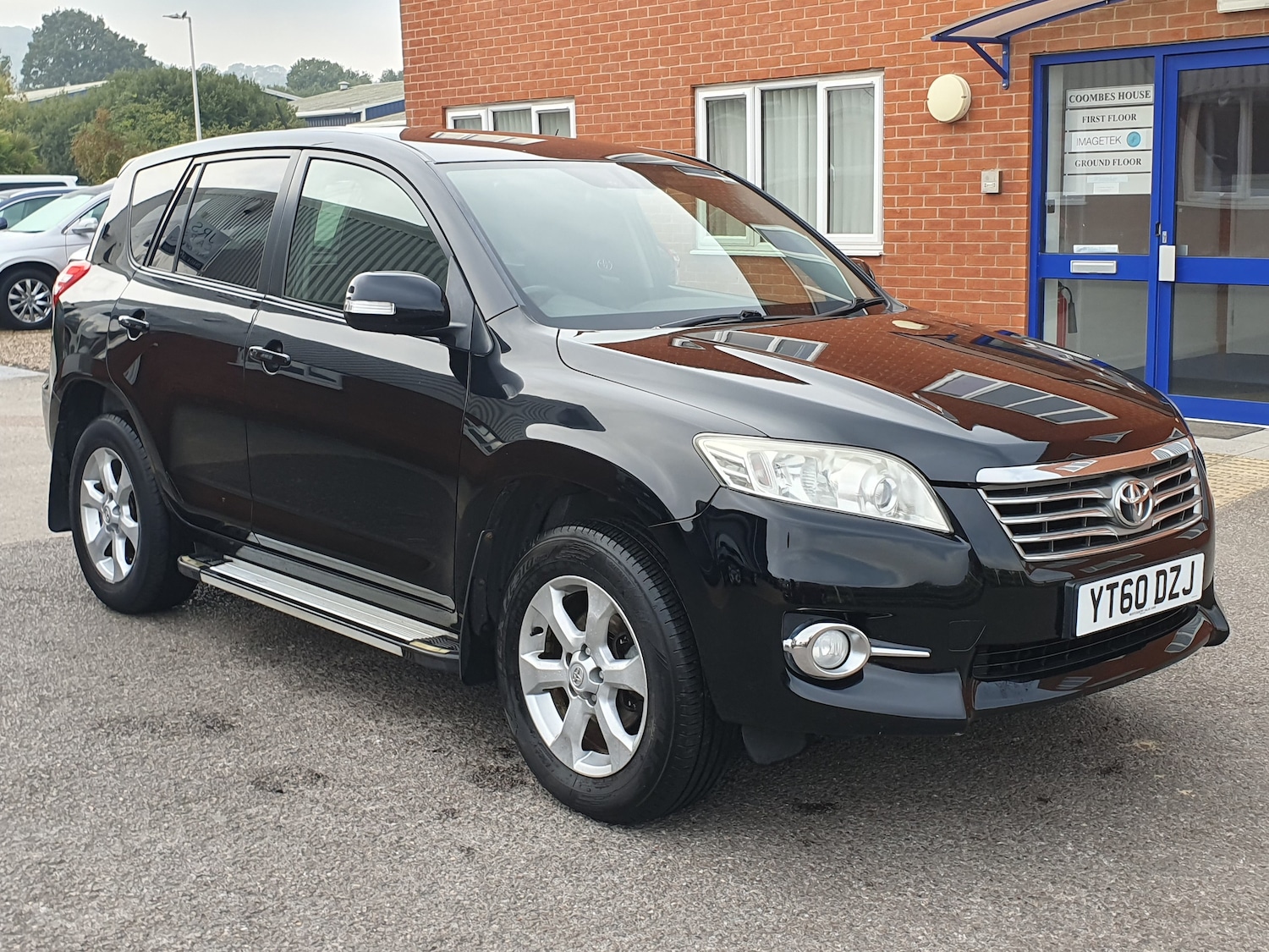 Used Toyota RAV4 2010 for sale - 76143618: Photo 2
