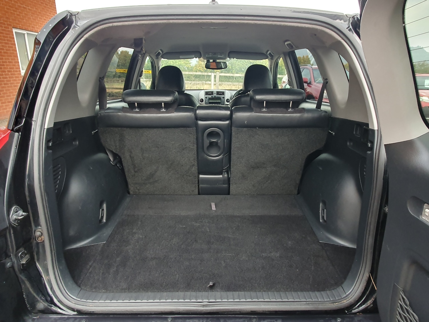 Used Toyota RAV4 2010 for sale - 76143618: Photo 24