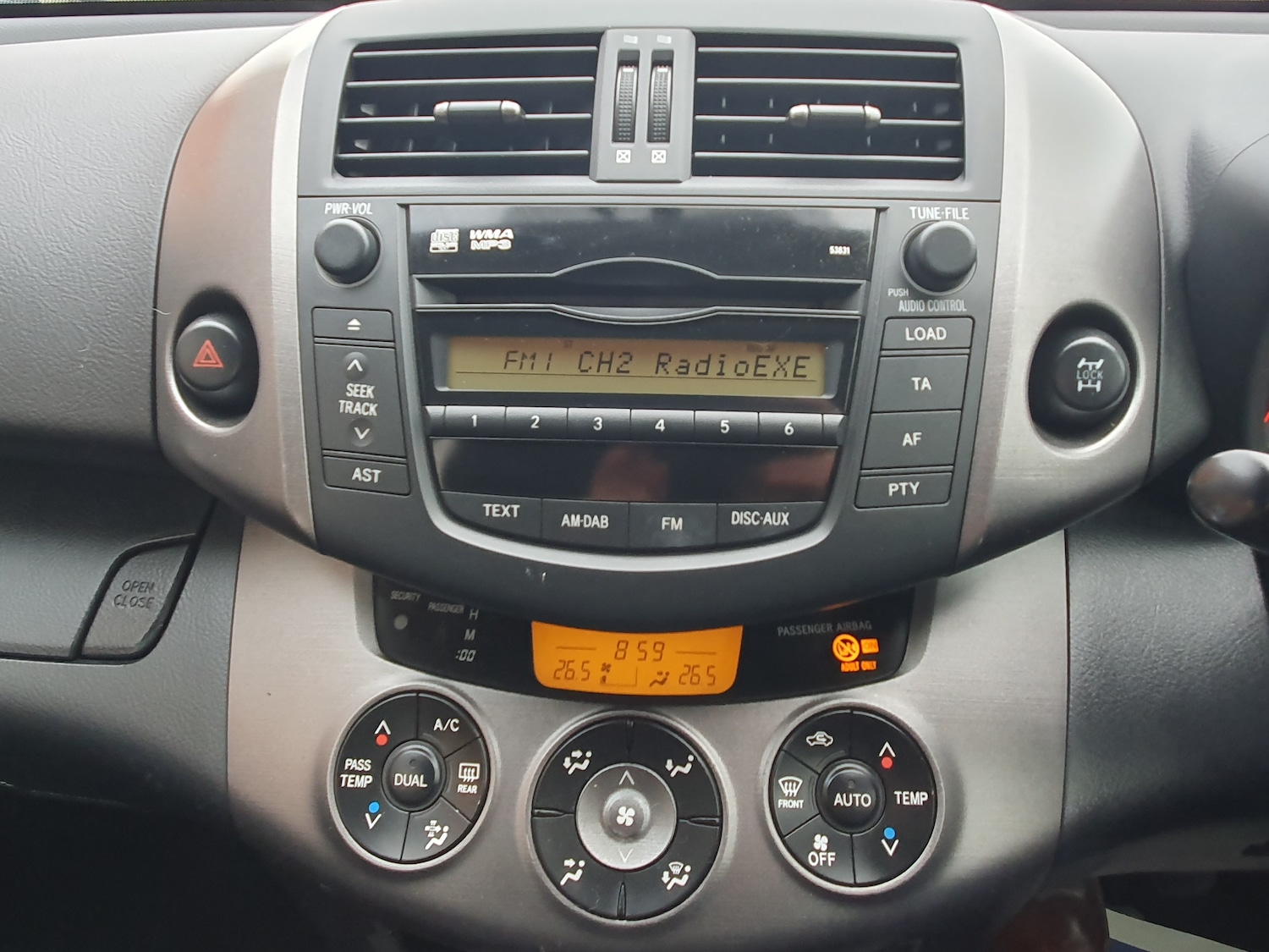 Used Toyota RAV4 2010 for sale - 76143618: Photo 28