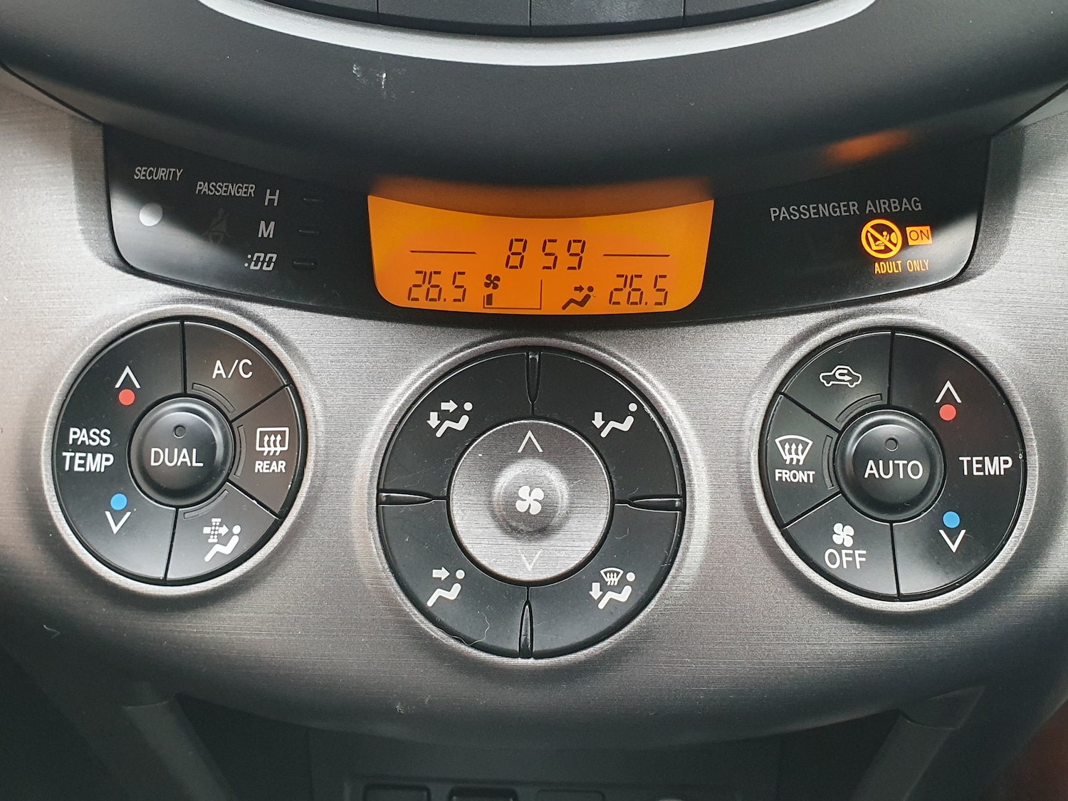 Used Toyota RAV4 2010 for sale - 76143618: Photo 30