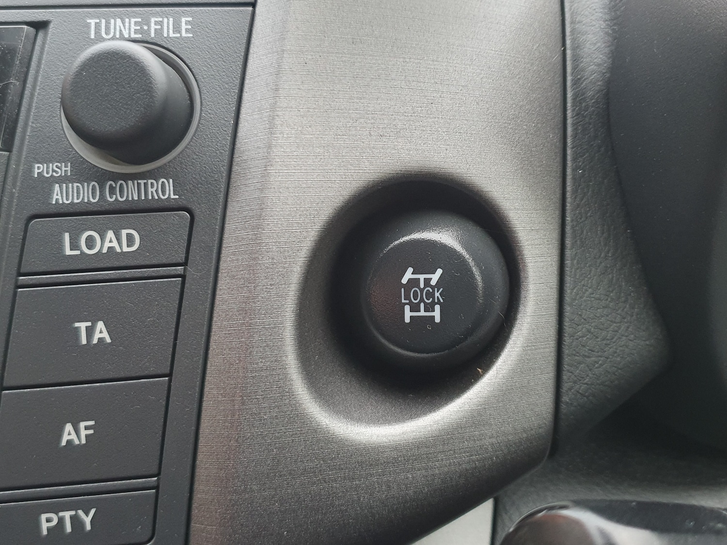 Used Toyota RAV4 2010 for sale - 76143618: Photo 31