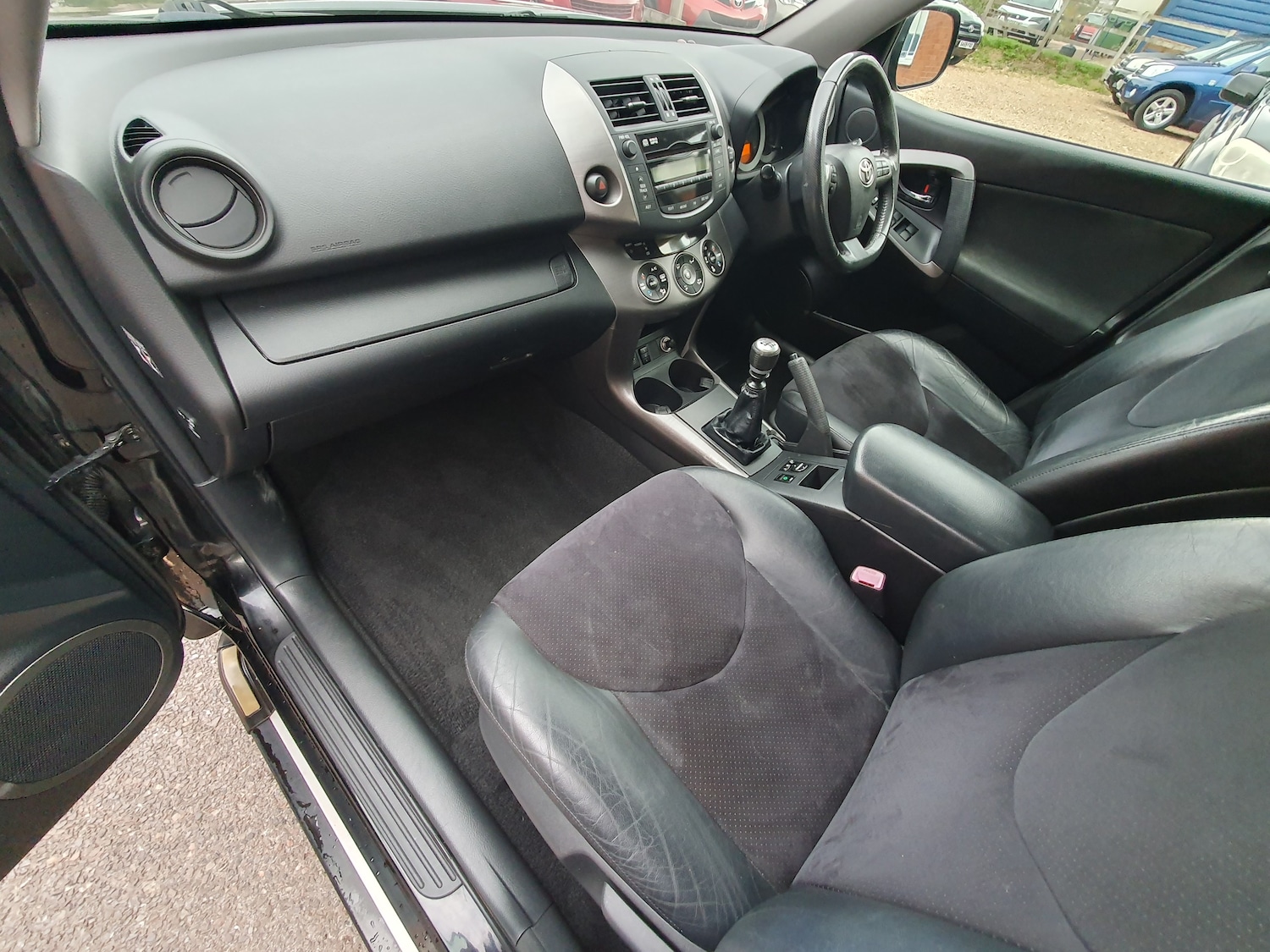 Used Toyota RAV4 2010 for sale - 76143618: Photo 46
