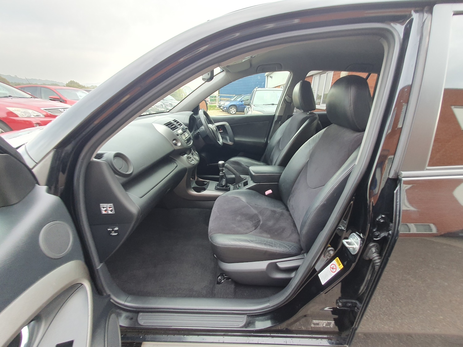 Used Toyota RAV4 2010 for sale - 76143618: Photo 48