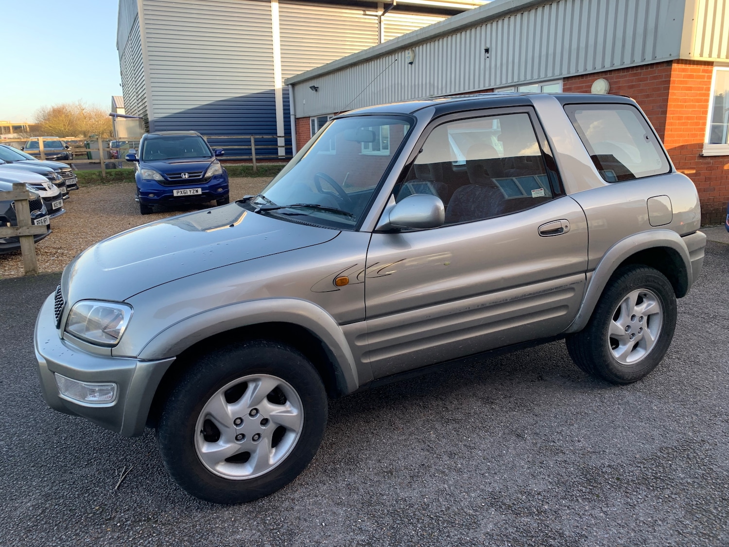 Used Toyota RAV4 1999 for sale - 76896371: Photo 2