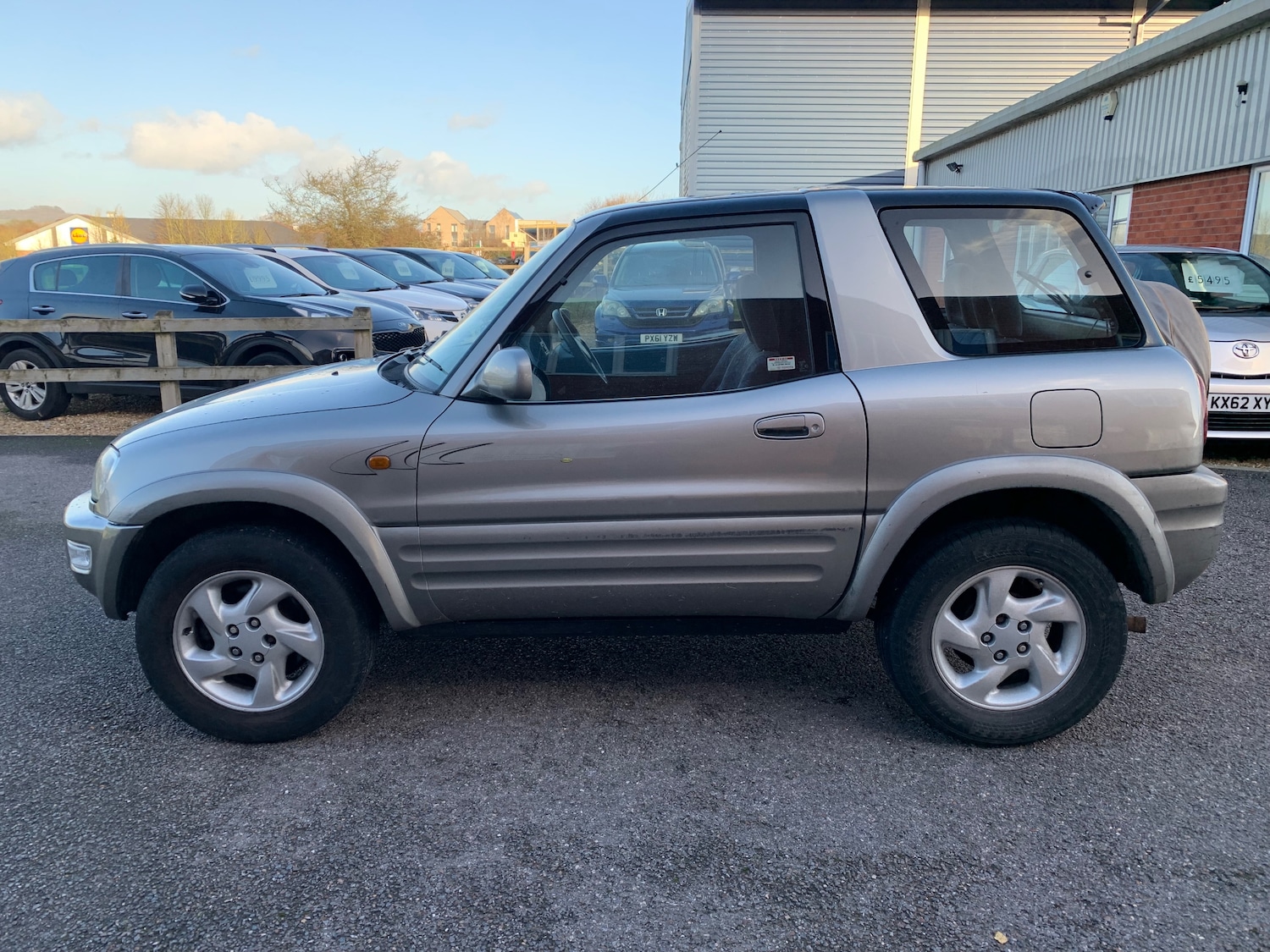 Used Toyota RAV4 1999 for sale - 76896371: Photo 3