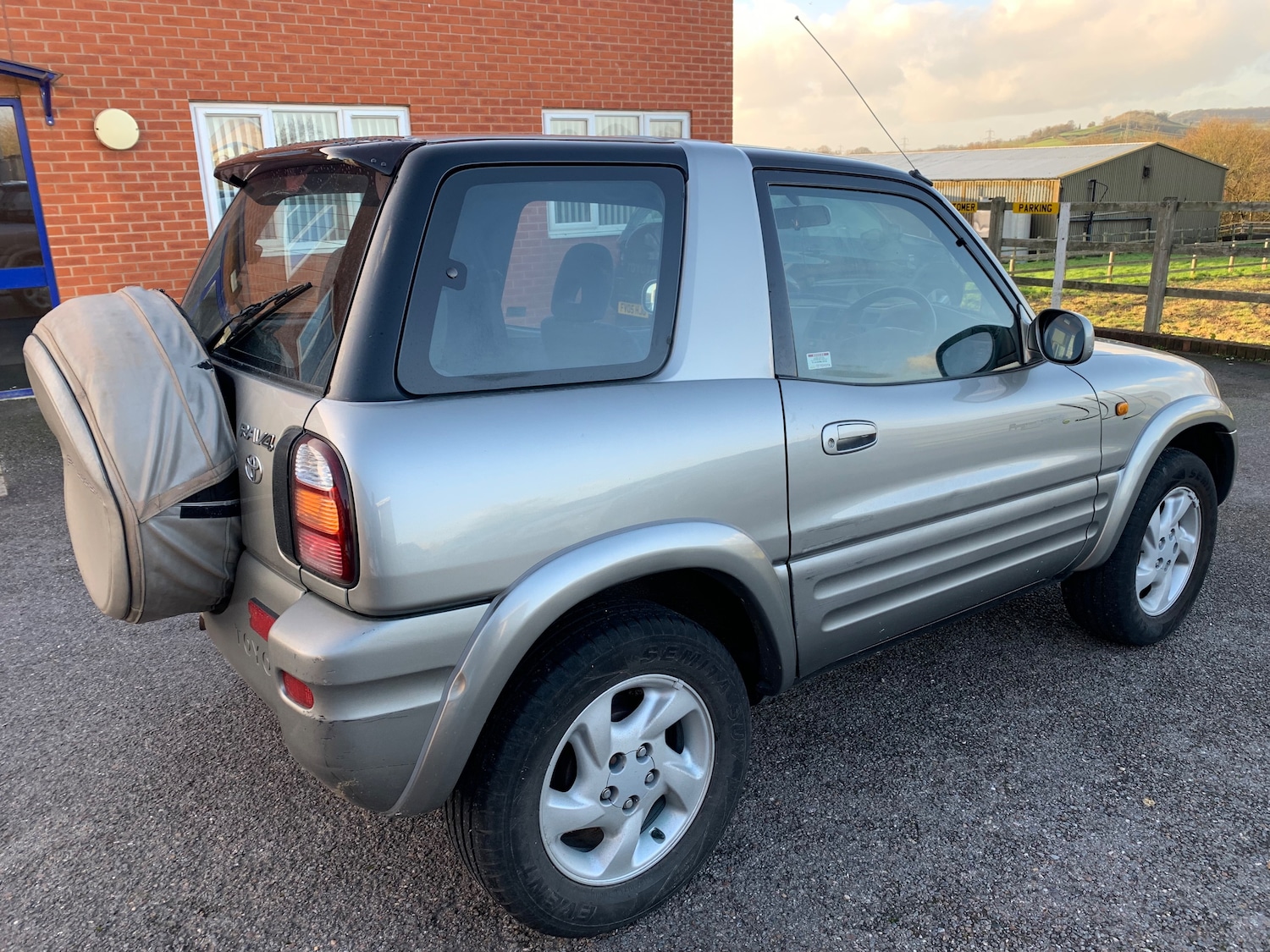 Used Toyota RAV4 1999 for sale - 76896371: Photo 6