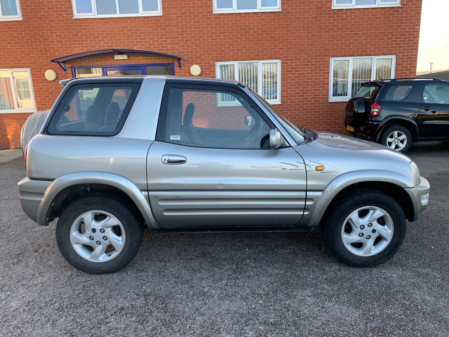 Used Toyota RAV4 1999 for sale - 76896371: Photo 7