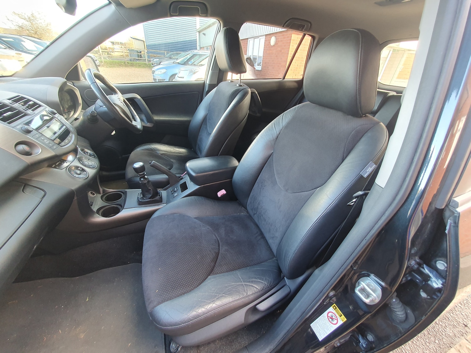 Used Toyota RAV4 2011 for sale - 77002029: Photo 17