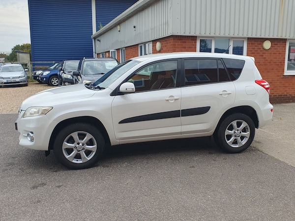 Used Toyota RAV4 2010 for sale - 76273777: Photo 10