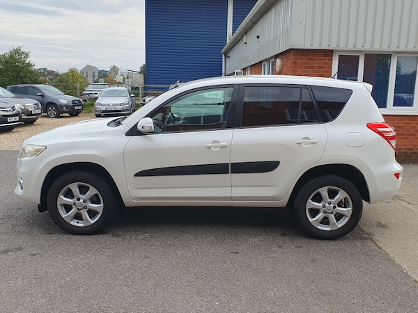 Used Toyota RAV4 2010 for sale - 76273777: Photo 11