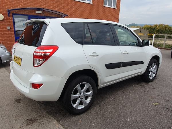 Used Toyota RAV4 2010 for sale - 76273777: Photo 18
