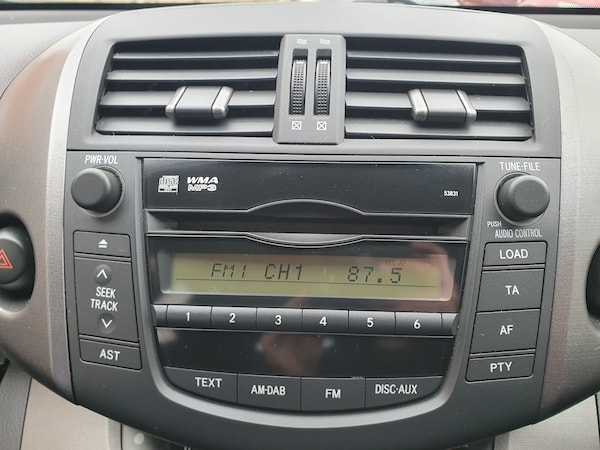 Used Toyota RAV4 2010 for sale - 76273777: Photo 24