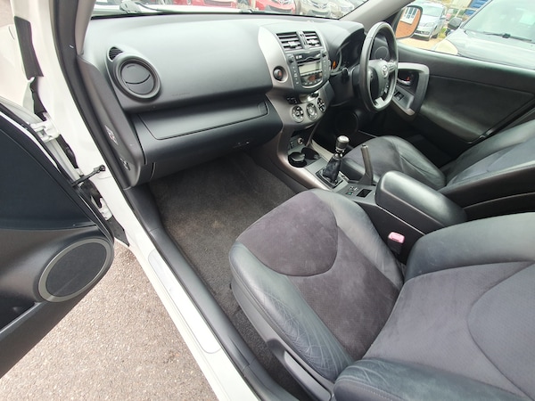 Used Toyota RAV4 2010 for sale - 76273777: Photo 26
