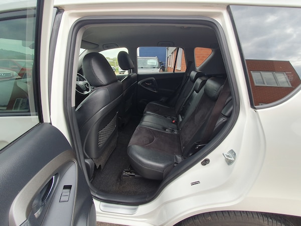 Used Toyota RAV4 2010 for sale - 76273777: Photo 29