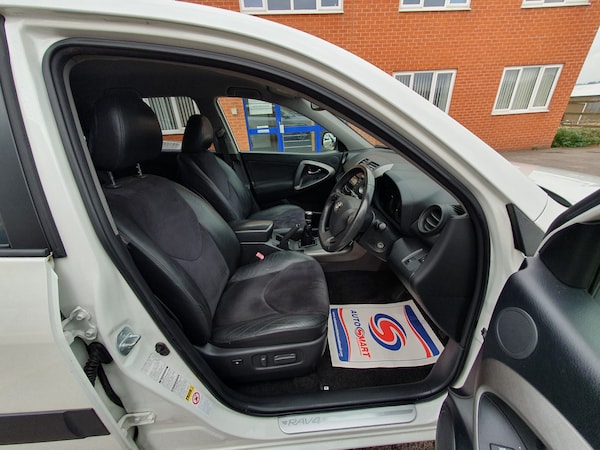 Used Toyota RAV4 2010 for sale - 76273777: Photo 34