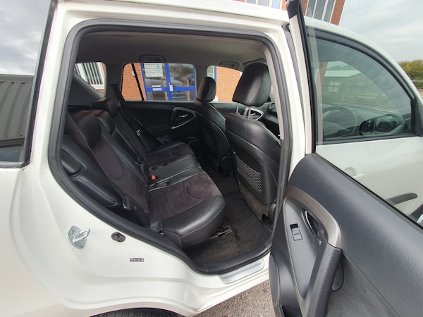 Used Toyota RAV4 2010 for sale - 76273777: Photo 39